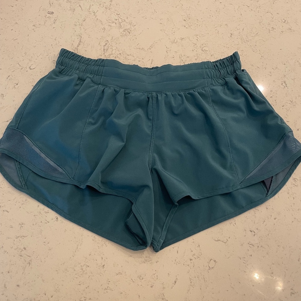 Lululemon Hotty Hot Low Rise Short 2.5"